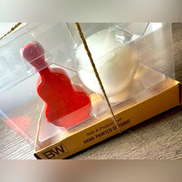 Hand Painted Ceramic Skull and Guitar Salt & Pepper Shaker Gift Set - Picture 5 of 5